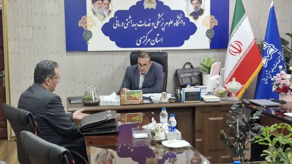 رئیس دانشگاه علوم پزشکی اراک در ملاقات عمومی با مراجعین دیدار کرد